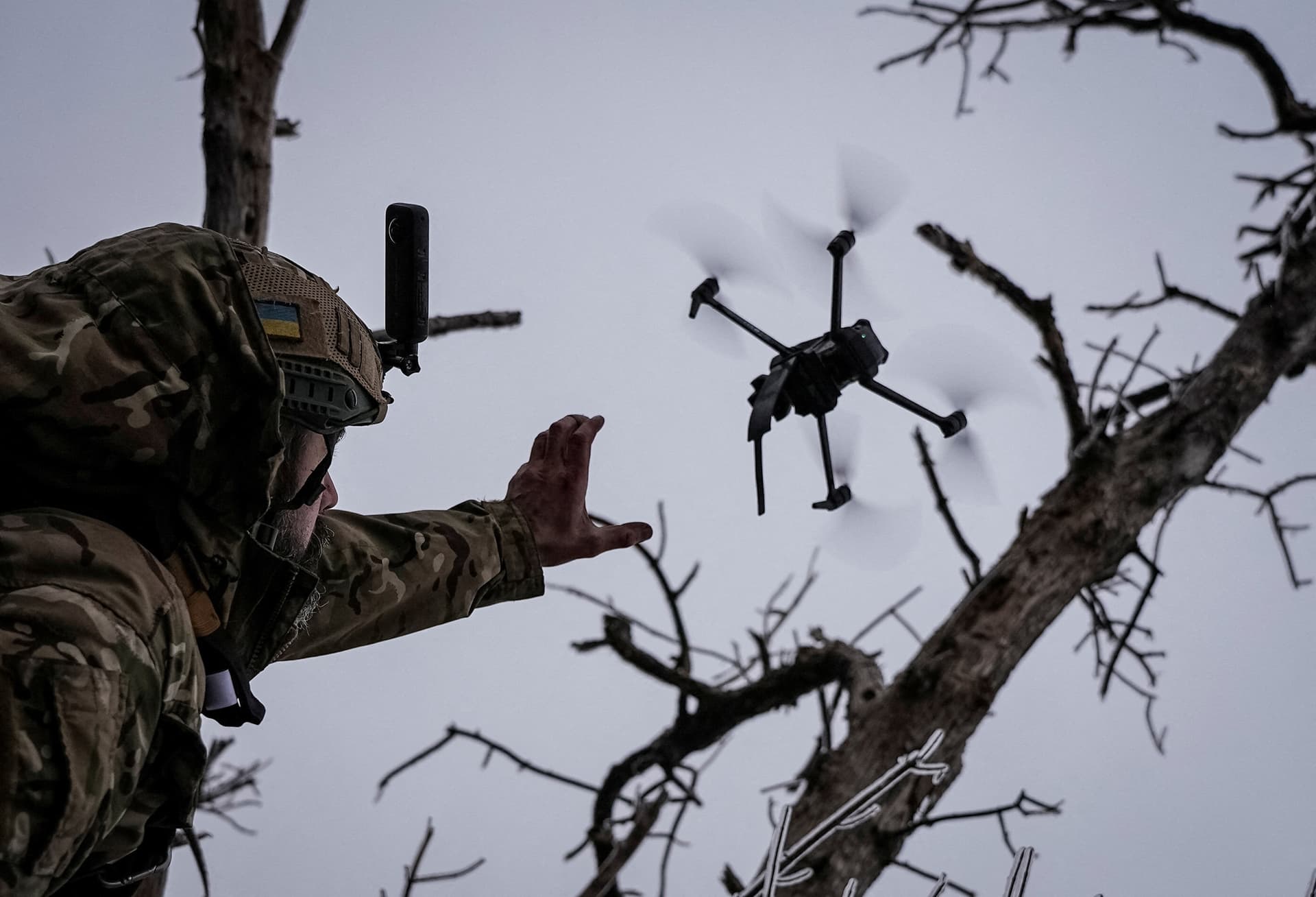 Ukrainian Drone Pilots Adopt AI Guidance to Bypass Heavy Jamming
