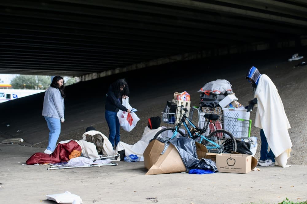 Houston funds expansion of behavioral health response for unhoused