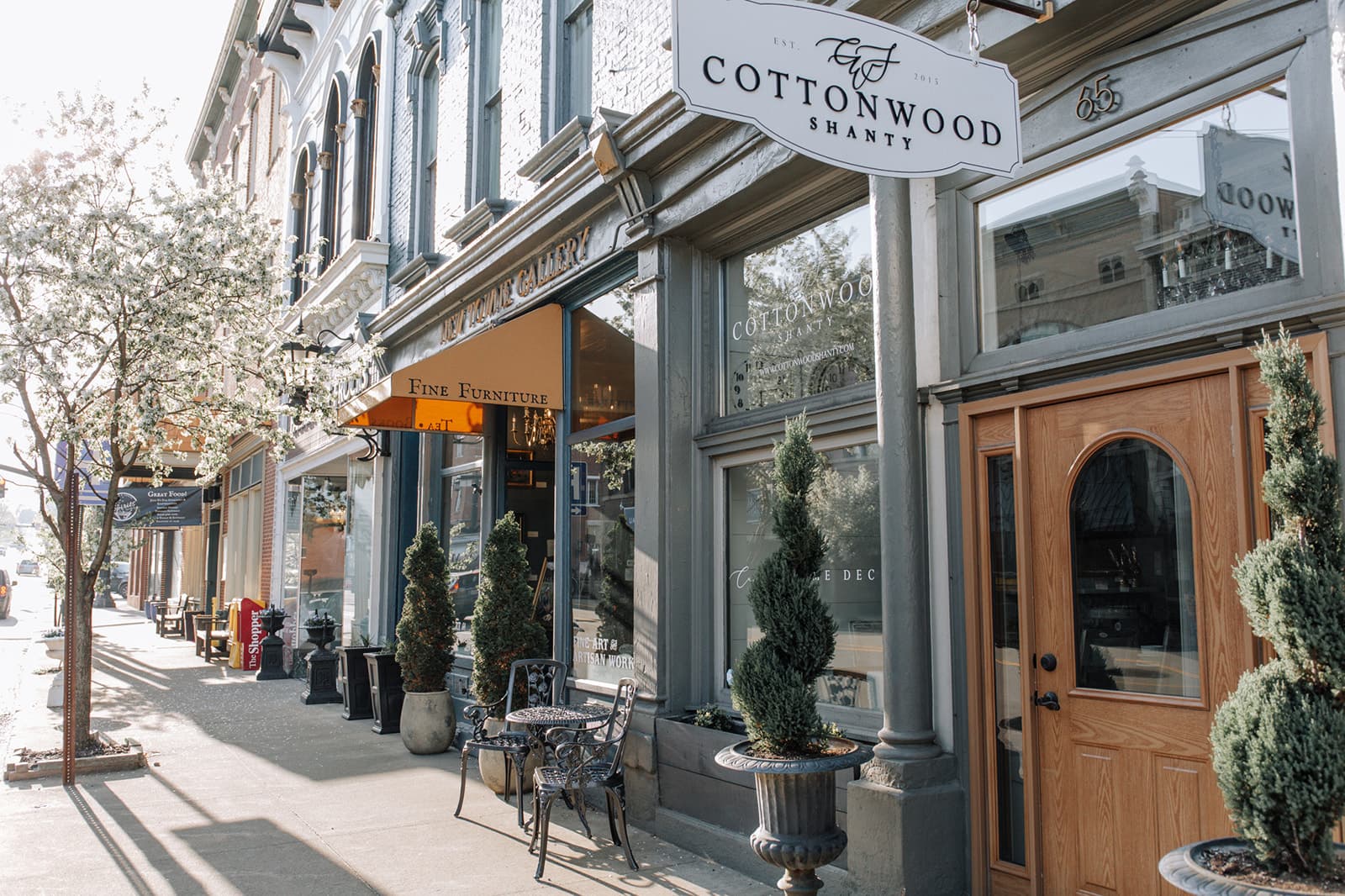 Millersburg Holiday Walking and Shopping Guide for Courthouse Square