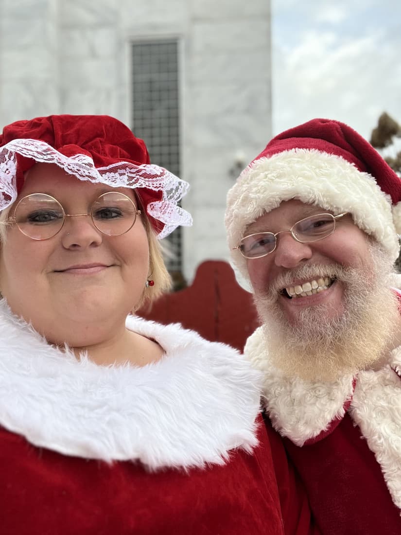 Santa Arrives Downtown Jasper; Community Food Drive Encouraged