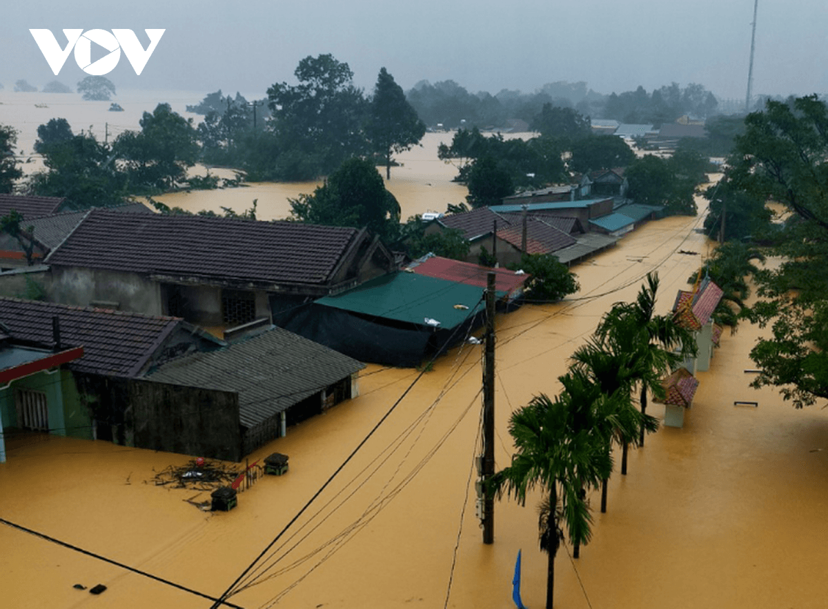 Vietnam Flooding Devastates Central Provinces, Death Toll Climbs