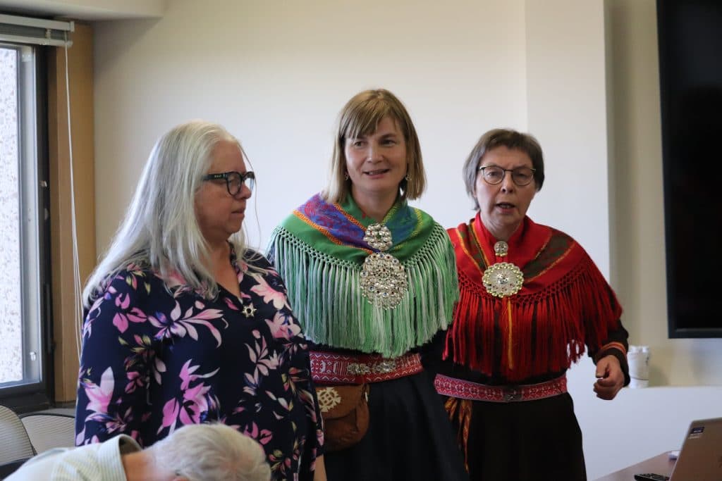 College of Menominee Nation Hosts Beading for Bliss Workshop