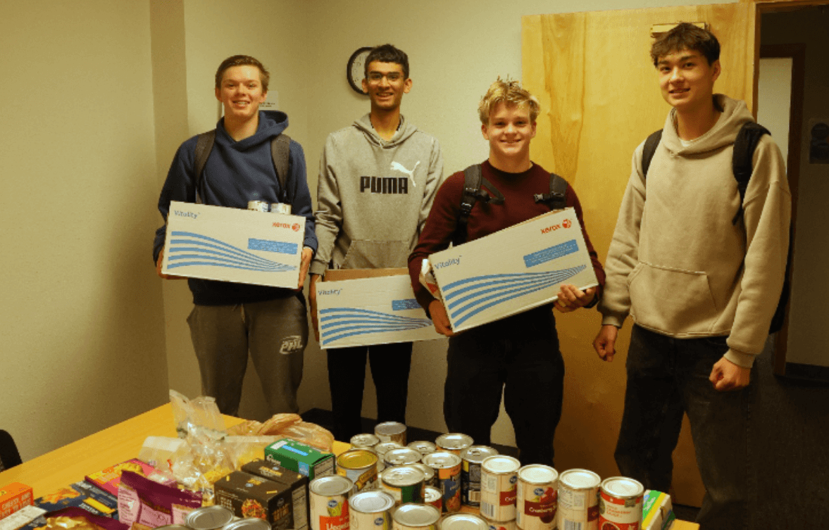 Los Alamos Students Pack Holiday Drive to Support SNAP Families