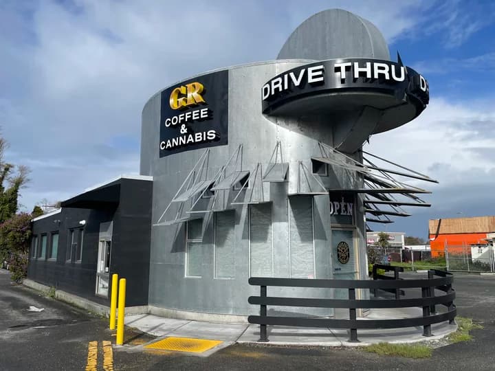 Shotz Coffee buys Eureka drive through, plans January reopening