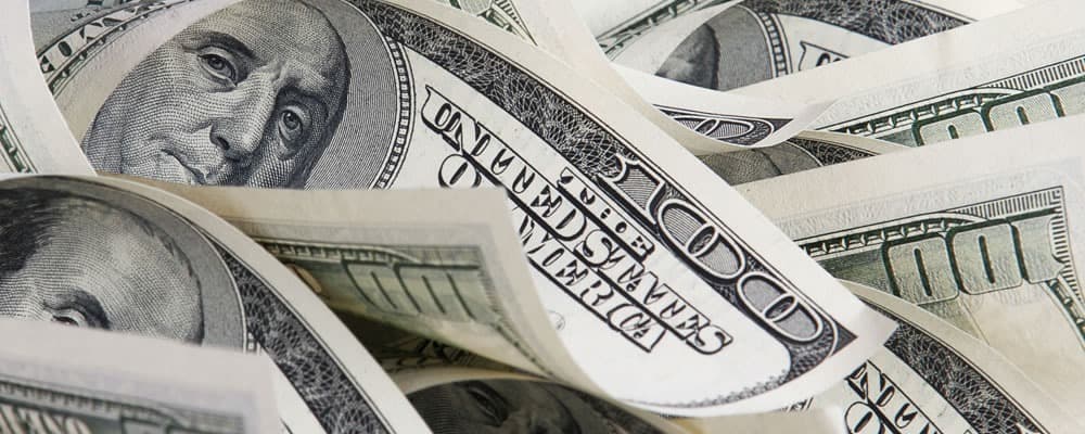 Dollar set for steep weekly slide as markets price in Fed rate cut