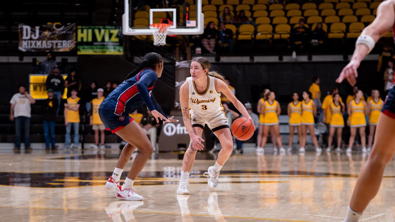 Saint Marys rallies late, beats Wyoming Cowgirls 56 47
