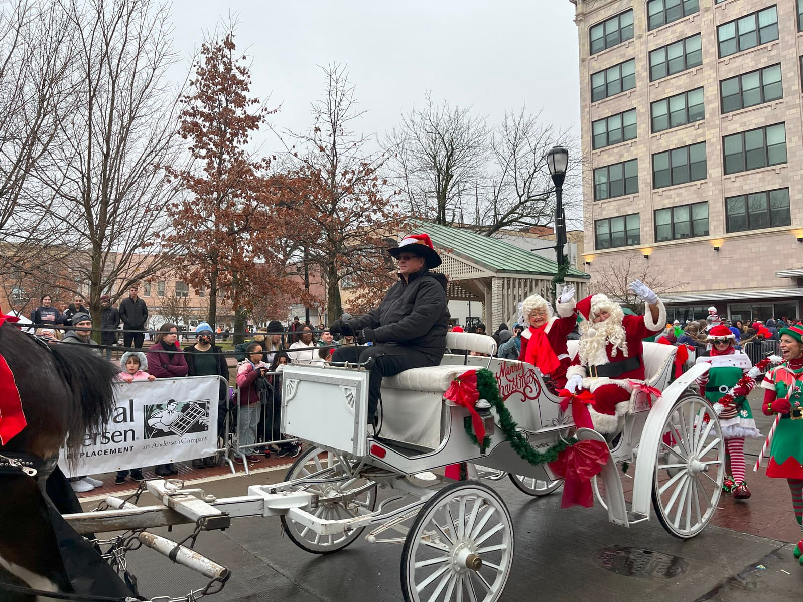 Springfield Christmas Parade Returns, Funds Aid Lane County Families