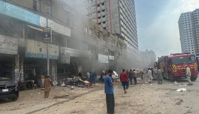 Massive blaze at Karachi’s Gul Plaza kills six, wrecks central market