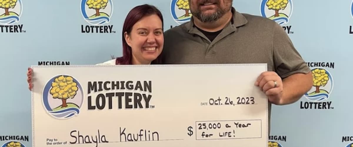 Traverse City Couple Claims $390,000 Lucky for Life Lump Sum Prize