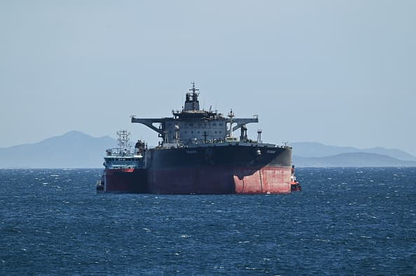 Greece Sends Salvage Vessel to Red Sea to Protect Shipping