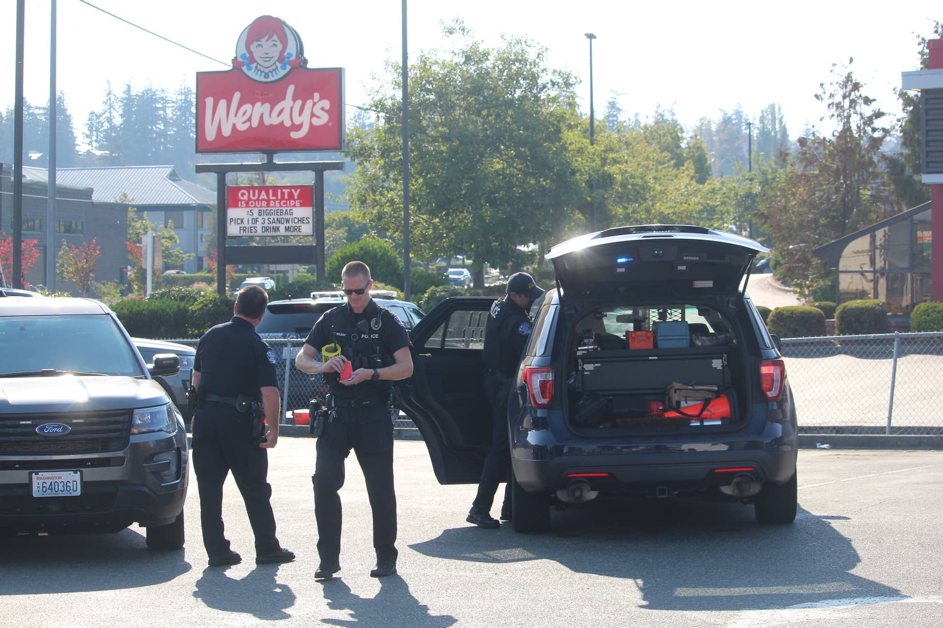 Bomb Threat Closes Section of SR 20 in Oak Harbor, Road Reopens After Search