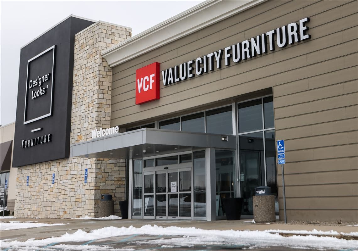 Value City Furniture in Traverse City begins going-out-of-business sale