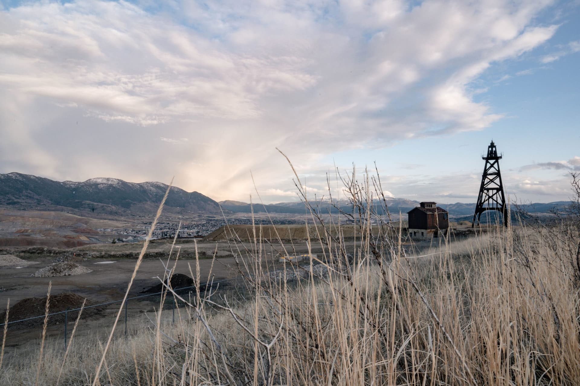 Senate Advances Measure to Reopen Powder River Basin Coal
