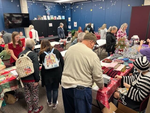 Cannelton Library Hosts Intimate Holiday Crafting Event for Families