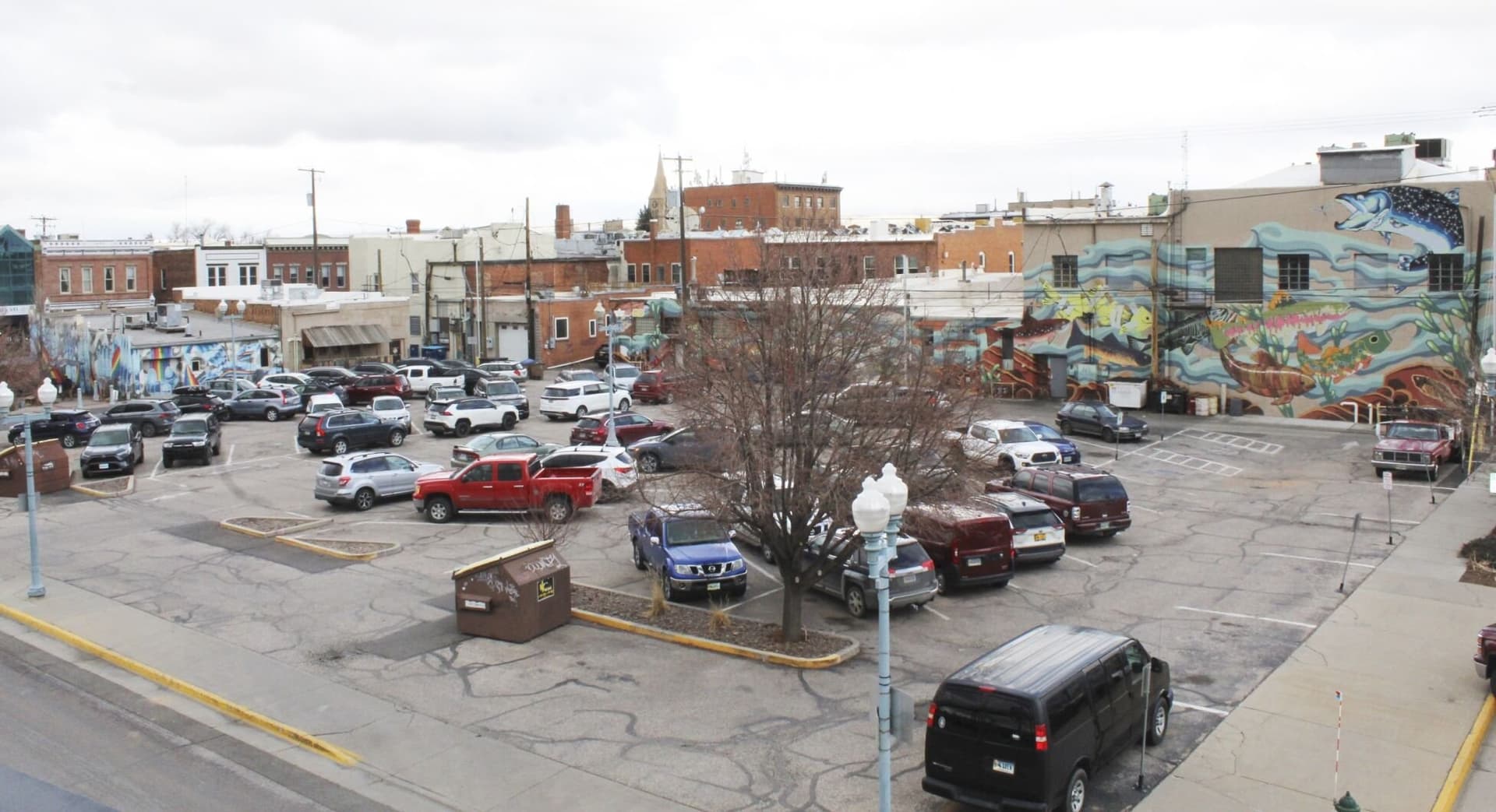 Laramie Council Weighs Downtown Parking Rule Changes, Phased Outreach