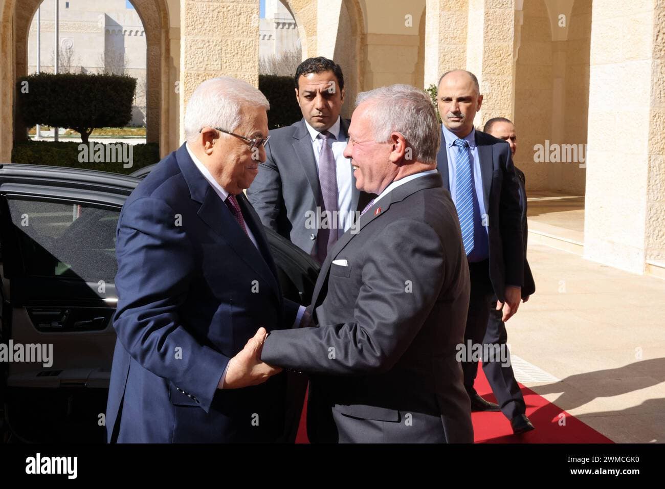 King Abdullah Visits Ramallah, Publicly Backs Palestinian Leadership