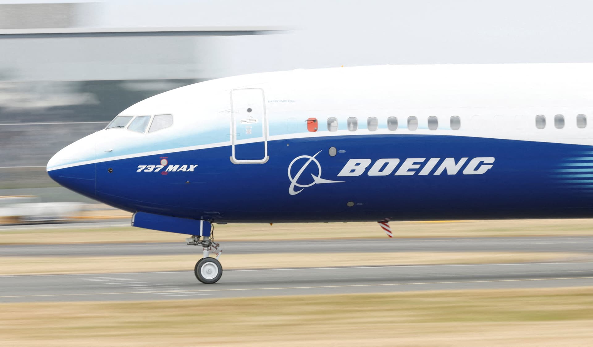 FAA Begins Formal Review of Boeing Cockpit Alerts for 737 MAX 10