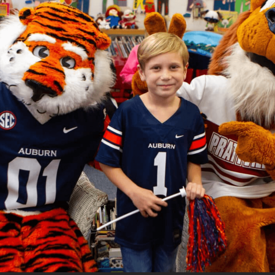 Aubie Surprises Prattville Student, Reading Contest Wins Iron Bowl Tickets