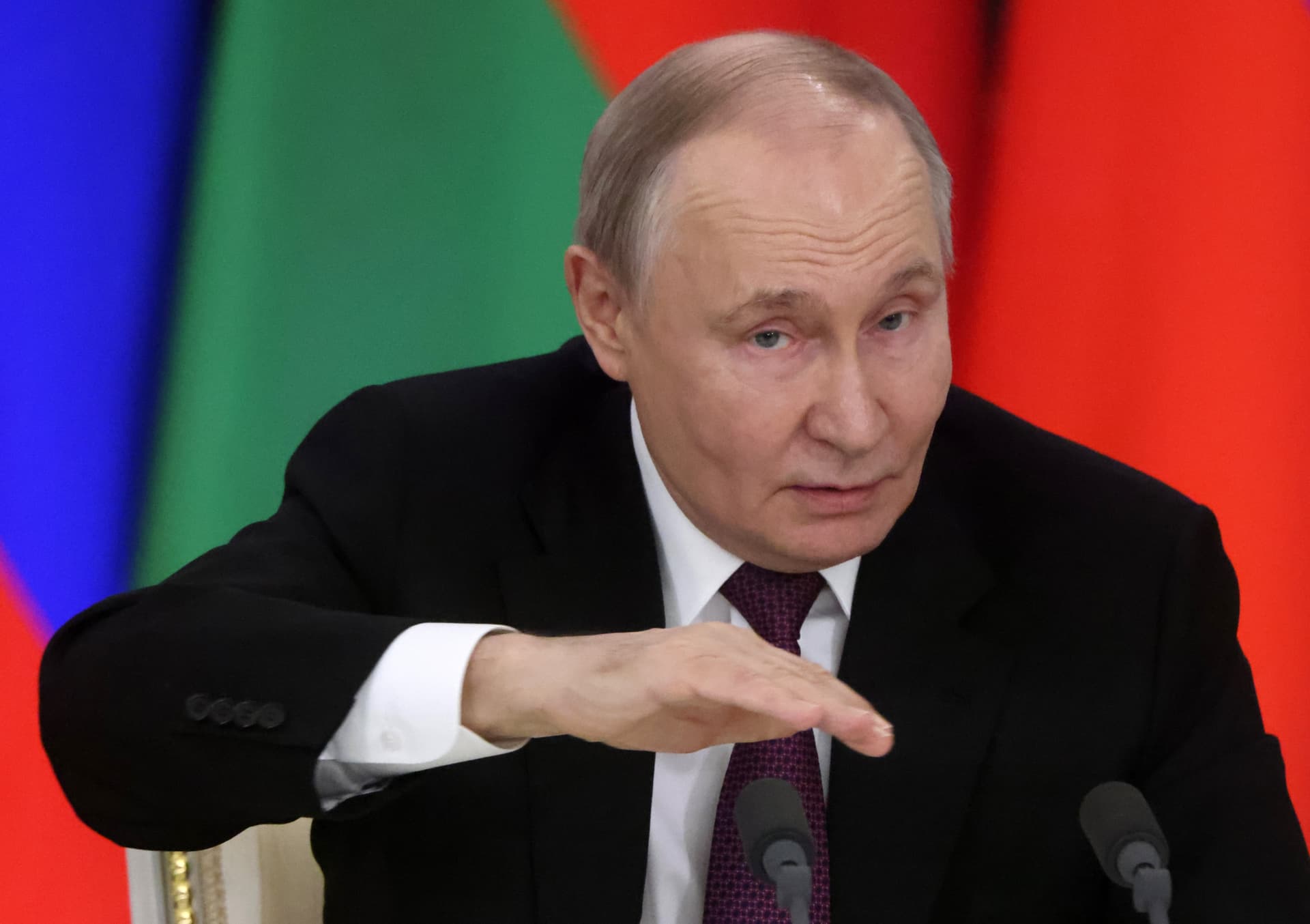 Kremlin Denies Rift After Reported Putin–Lavrov Dispute Over Trump Meeting