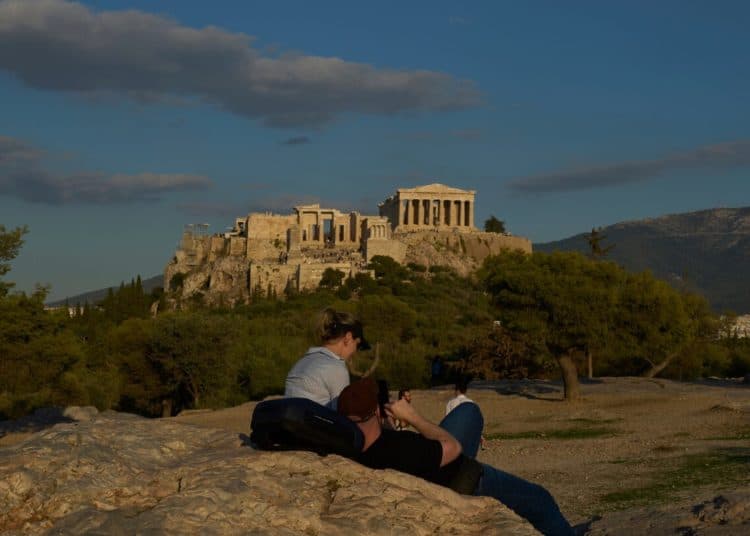 Parthenon Now Free of Scaffolding, A Milestone for Greece’s Economy