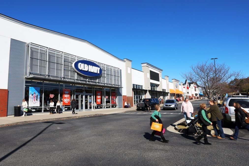 Black Friday Crowds Fill Forsyth County Shopping Centers