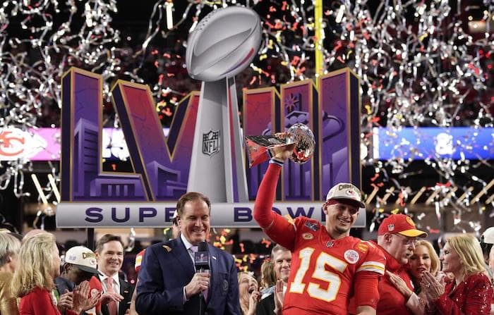 Bay Reps rally with dominant third period, beat Chiefs handily