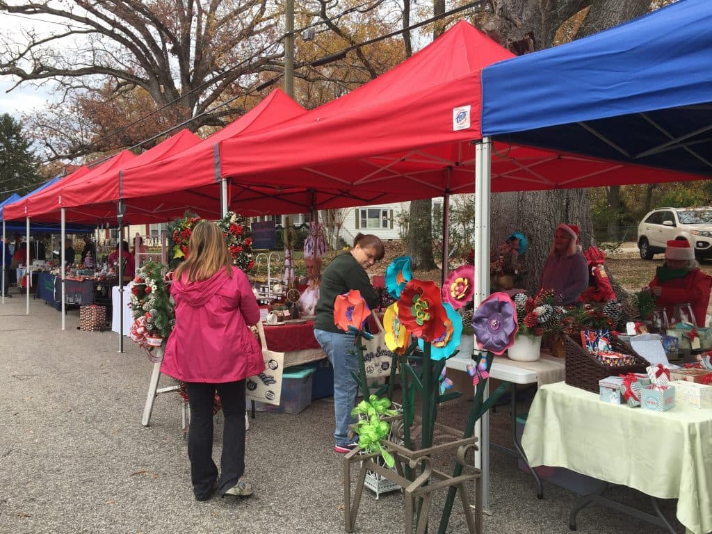 Local Vendors Boost Holiday Shopping at Fairgrounds Craft Show