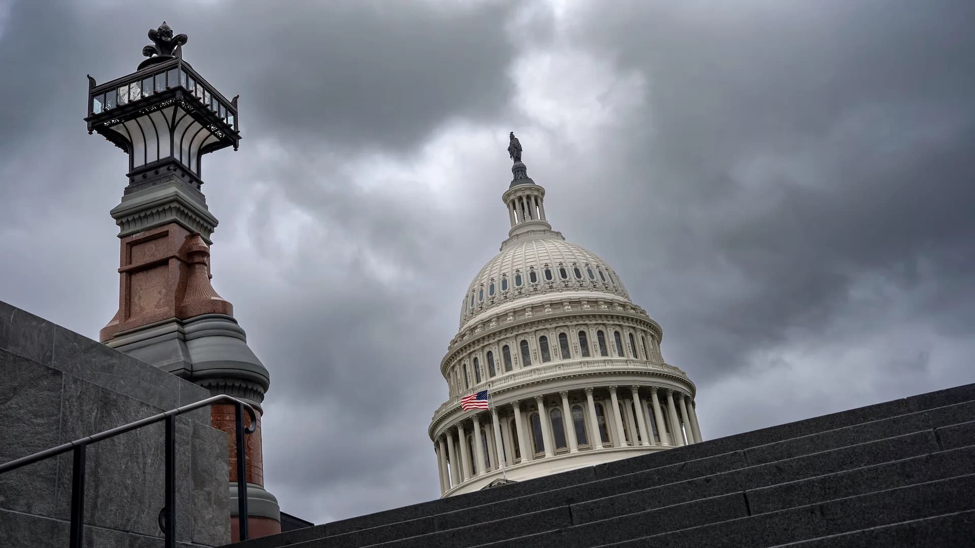 Federal Shutdown Strains Services, Texas County Faces Local Delays