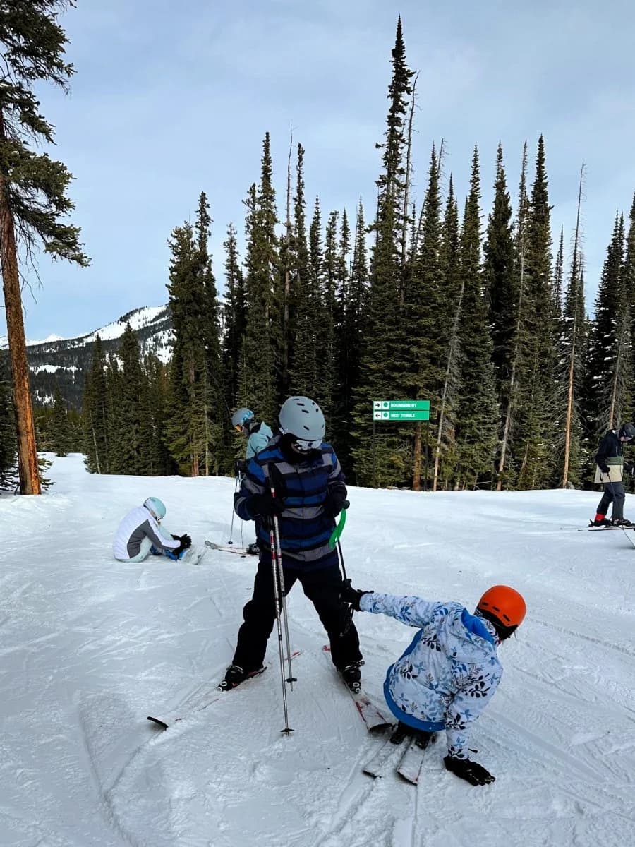 Local Hills Offer Beginner Skiing, Night Runs for County Residents