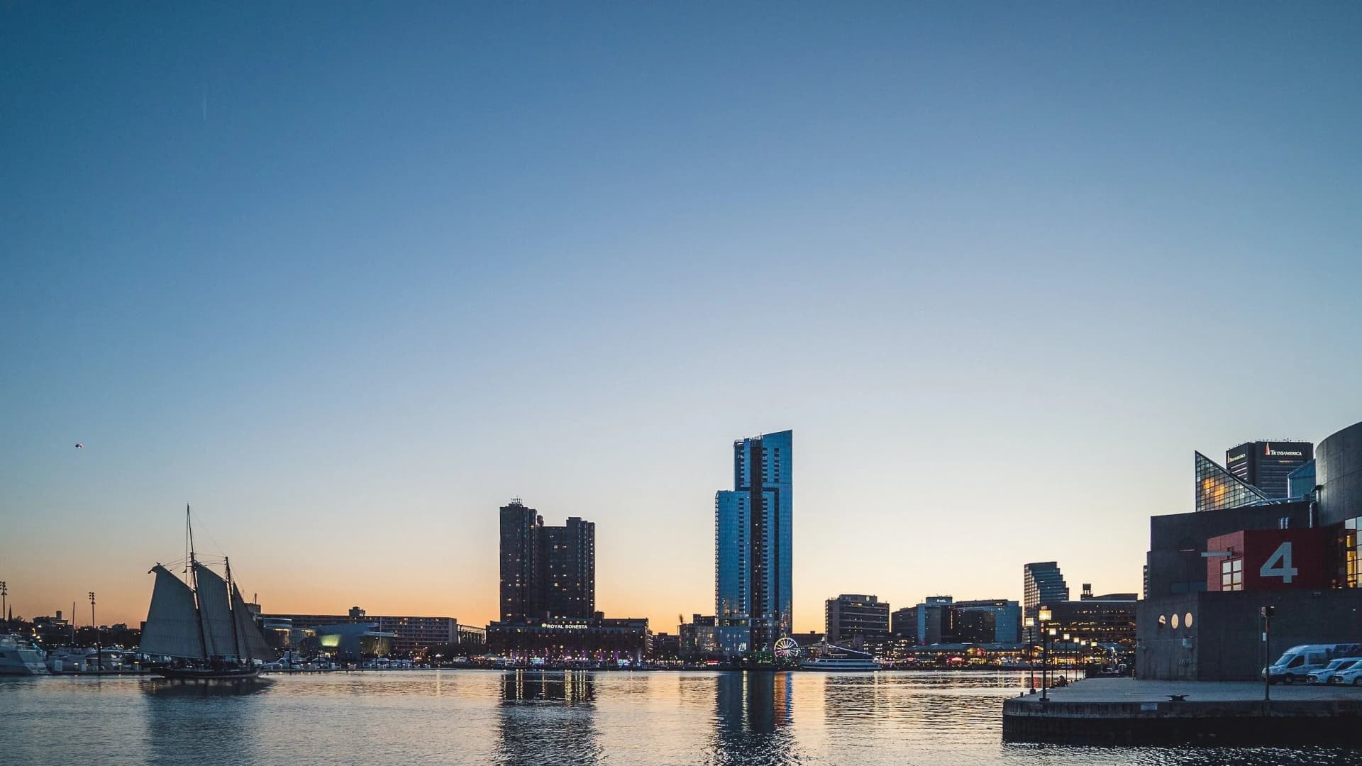 Harborplace Small Business Saturdays Bring Holiday Sales to Inner Harbor