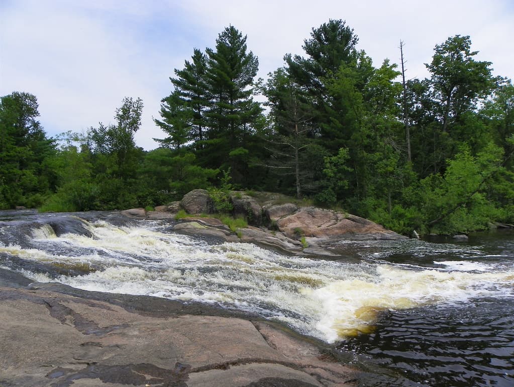 Keshena Falls Draws Visitors, Prompts Local Policy and Safety Questions