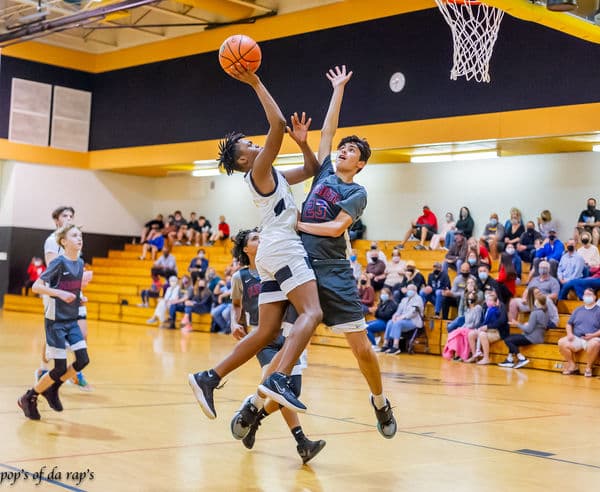 Dove Creek Hosts Early-Season Middle School Basketball Game, Boosting Local Weeknight Activity