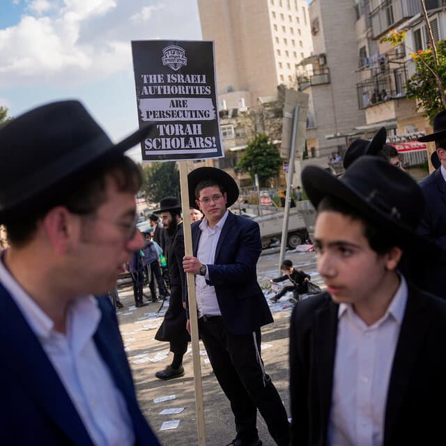 Israeli Coalition Approves Mezuzah Mandate Amid Gaza Offensive and Hostage Search