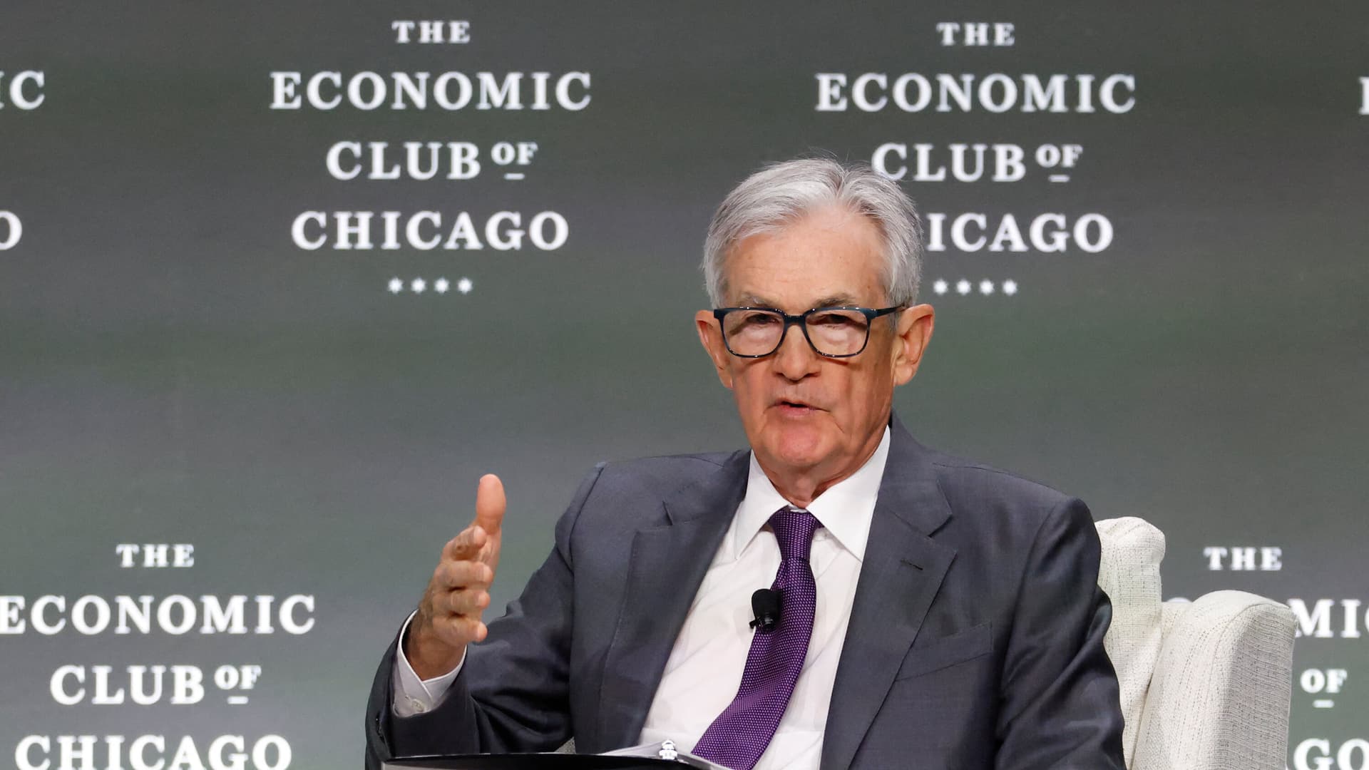 Internal Dissent Tests Powell’s Leadership at the Federal Reserve