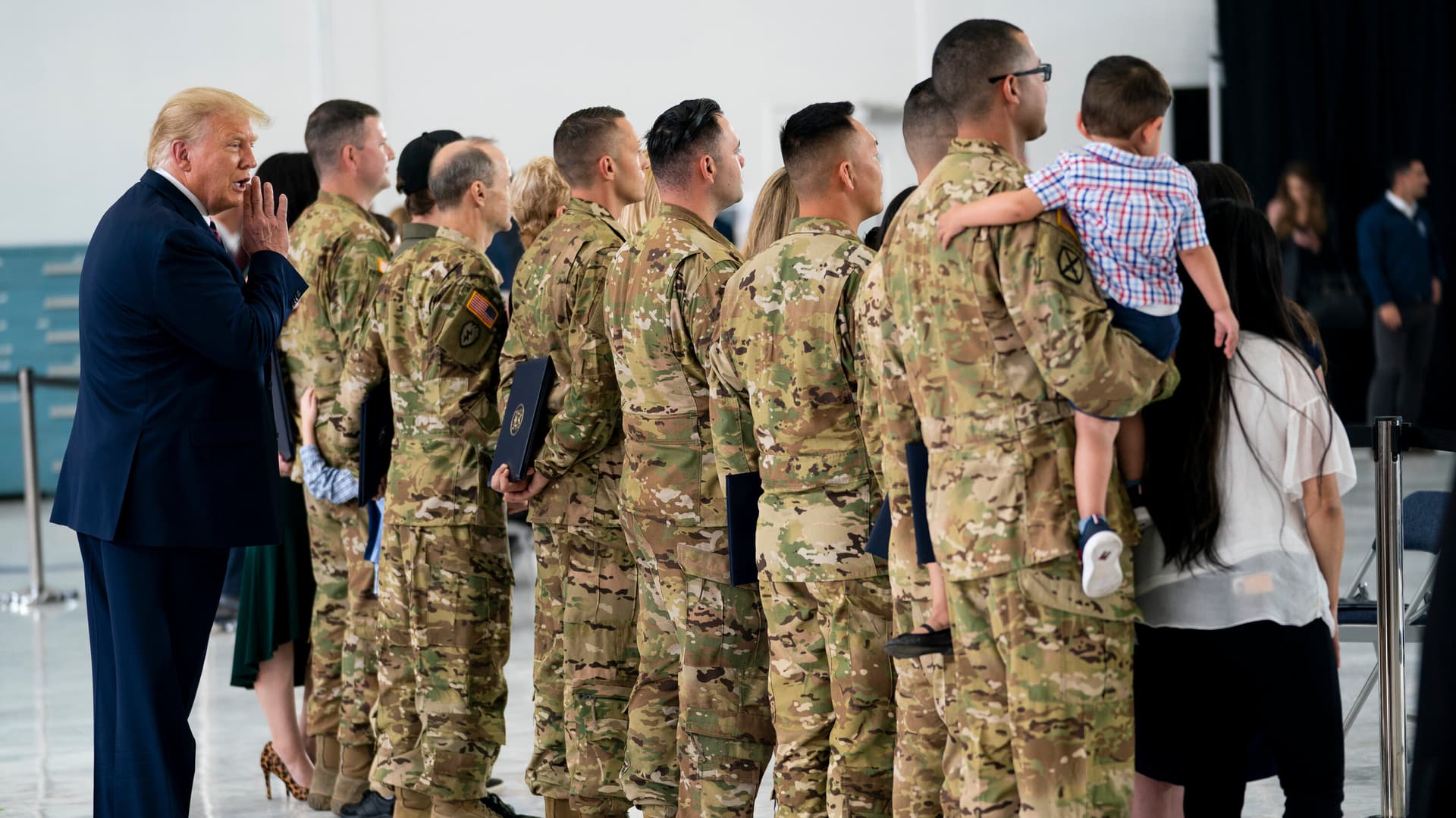 Pentagon opens review of Senator Mark Kelly, examines recall and discipline