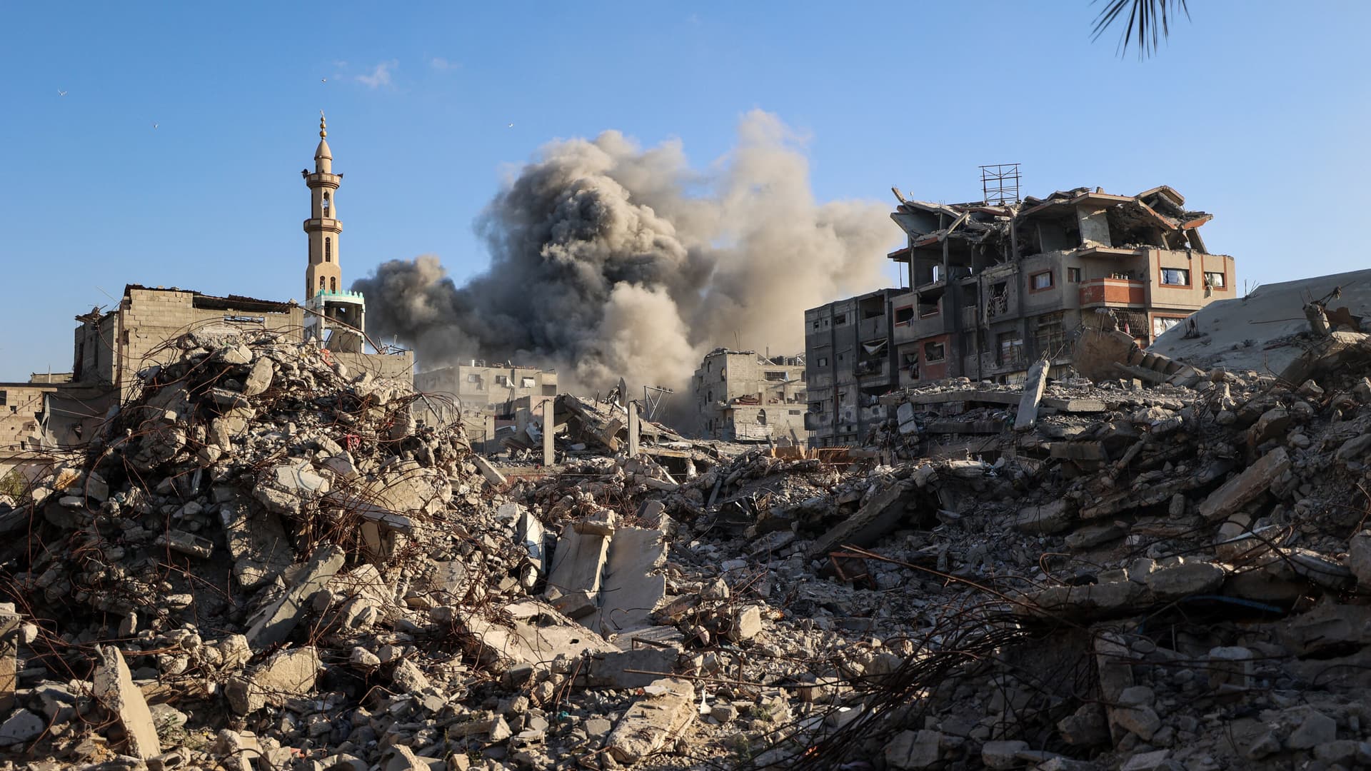 Trump Declares Gaza Truce Stable, Warns Hamas Could Be Eliminated