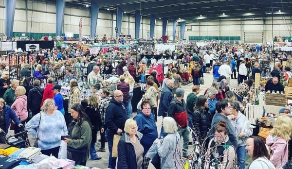 Holiday Mart Returns to Parsons Fairgrounds, Boosting Local Shopping