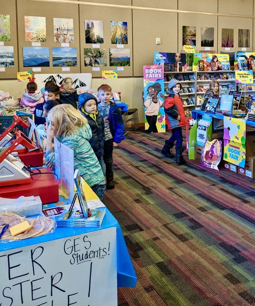 Comstock ISD Updates Bring Book Fair and Senior Thanksgiving Projects