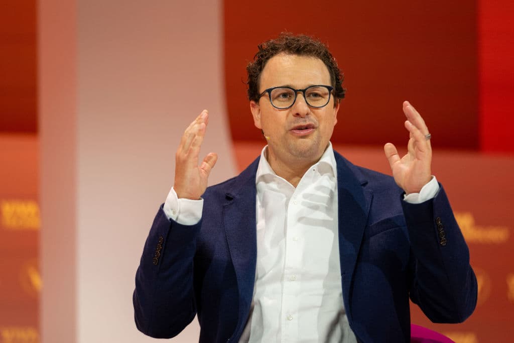 Accenture, Anthropic Expand Partnership to Train 30,000 Employees on Claude