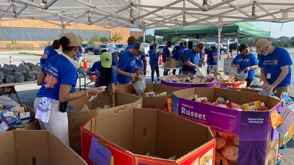 Jasper’s Center on 5th Hosts Monthlong Food Drive for Local Banks