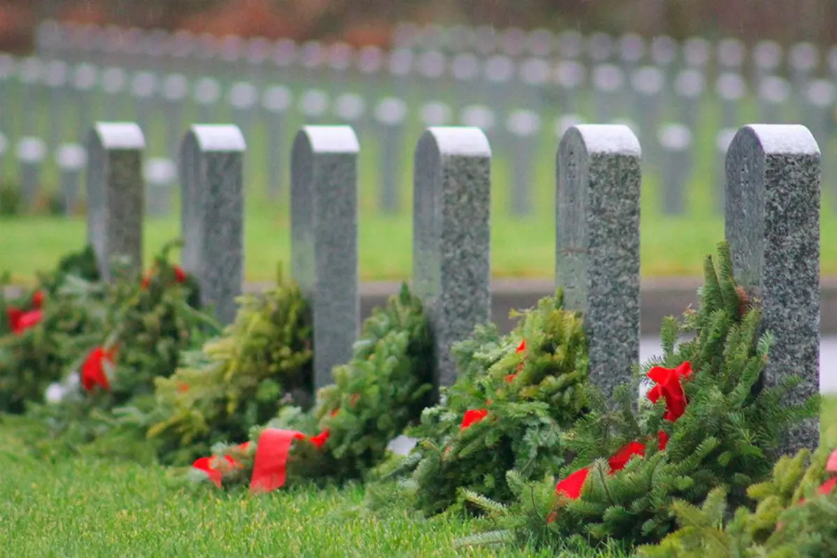 Community Honors Veterans, Wreaths Placed at Local Cemetery
