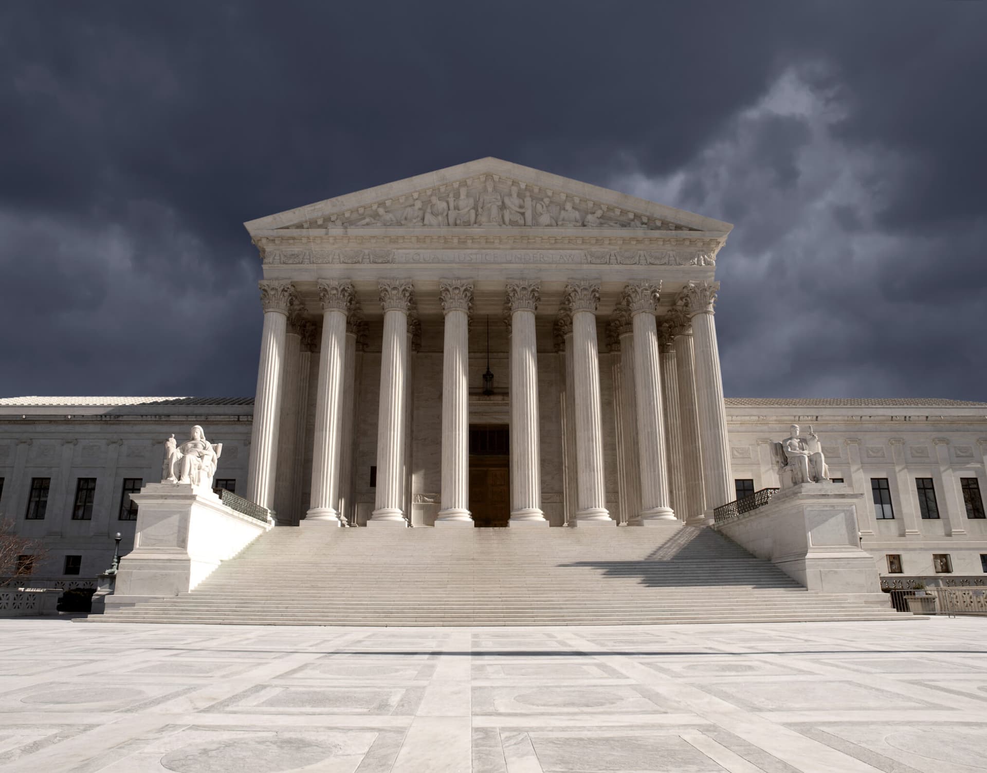 Supreme Court Pauses Removal of Copyright Chief, Leaves Legal Fight to Later
