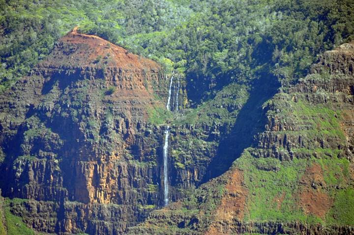 Kaua‘i Rescuers Evacuate Injured Colorado Visitor from Waipoʻo Falls Trail