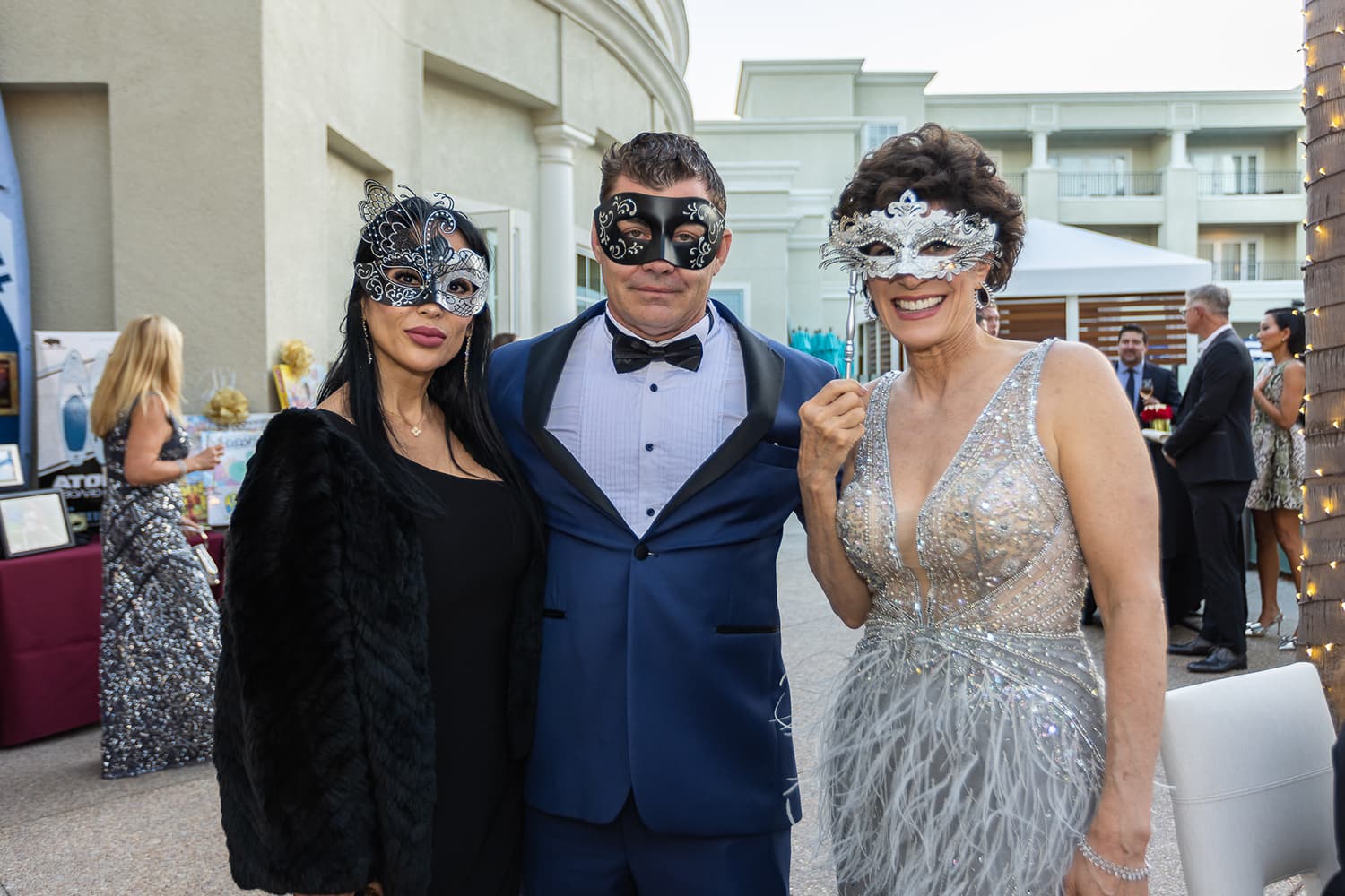 Masquerade Gala Raises Funds for Youth Ballet at Opera House
