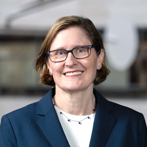 Philadelphia Fed Chief Says Policy Remains Restrictive, Expects Inflation to Cool