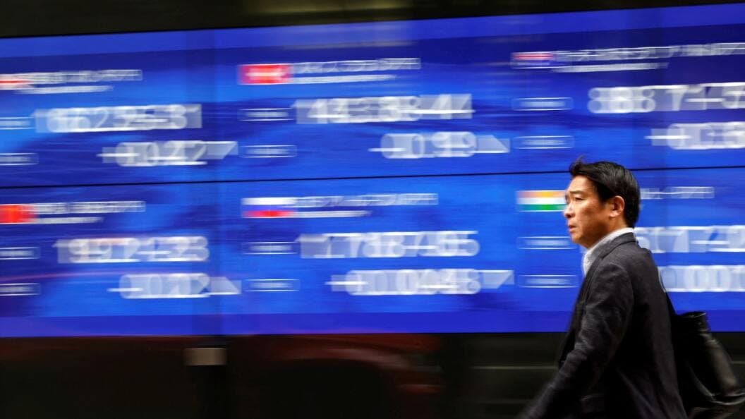 Asia Stocks Hesitant as Fed Dot Plot Will Shape Rally