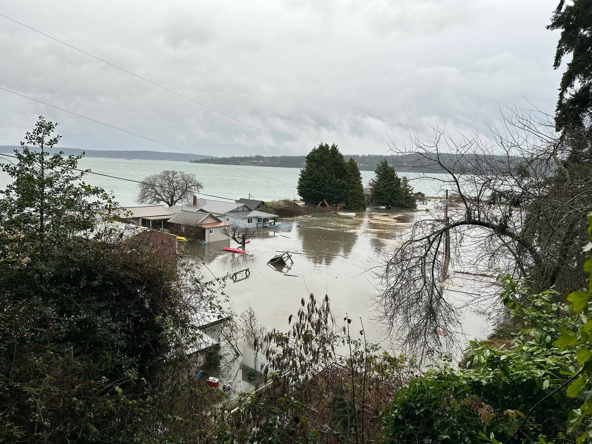 Community Documents King Tides, Islanders Urged to Help Track Flood Risk