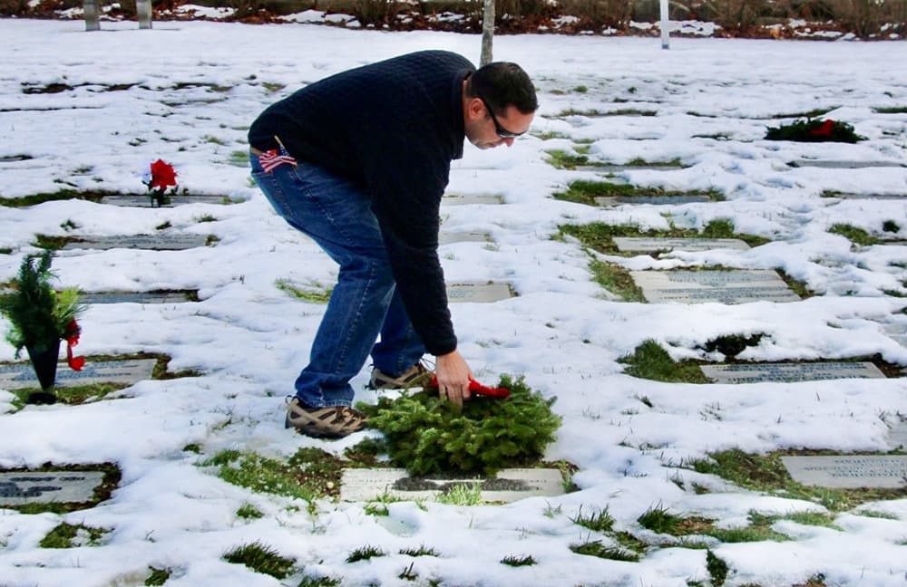 County Executive Neuhaus, Veterans Agency Join Wreaths Across America