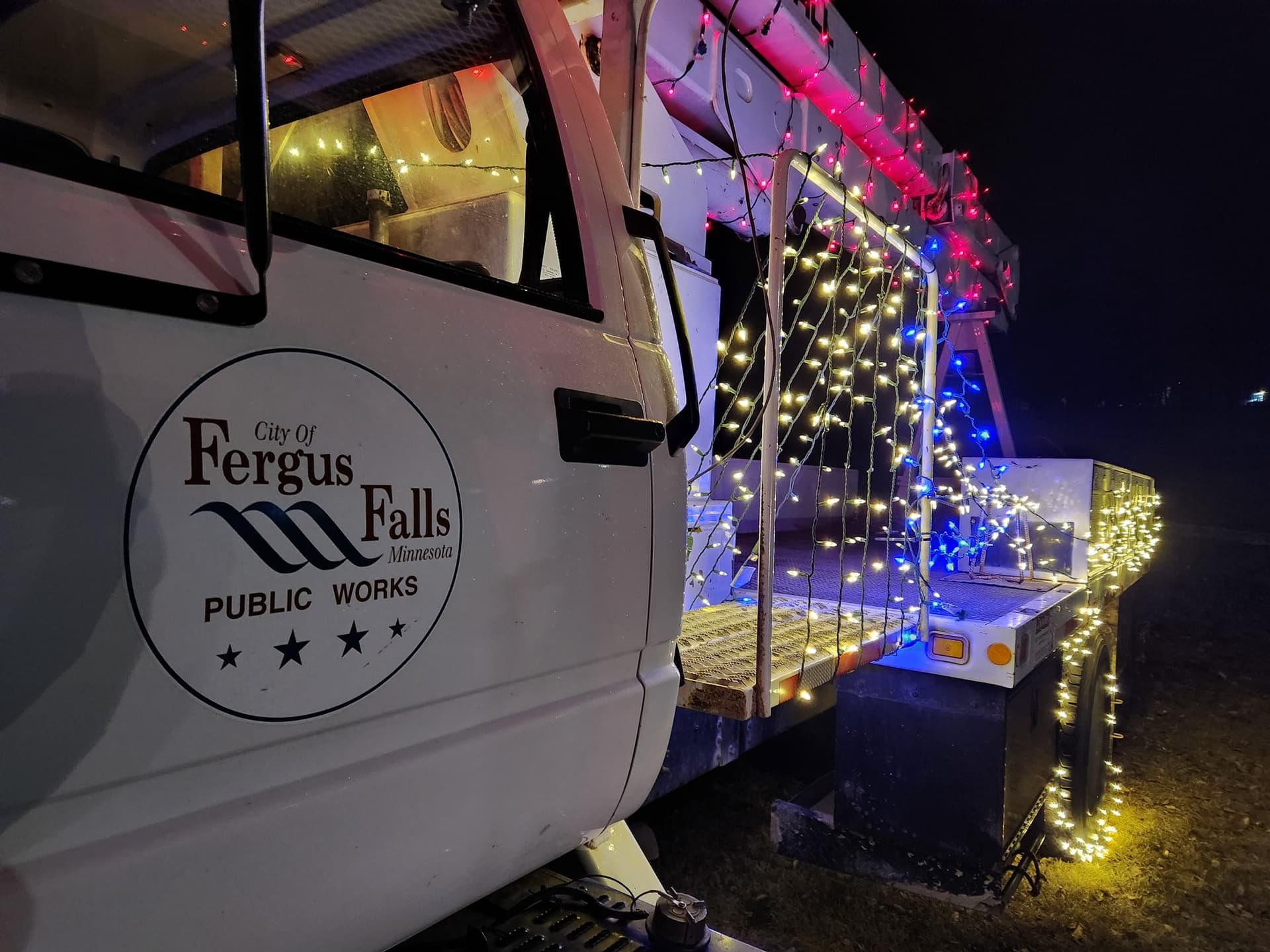 Otter Cove Festival of Lights brightens Fergus Falls, supports local museum